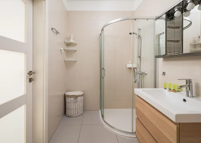 Apartment Jezioro Goclawskie Cosy By Bookinghost *