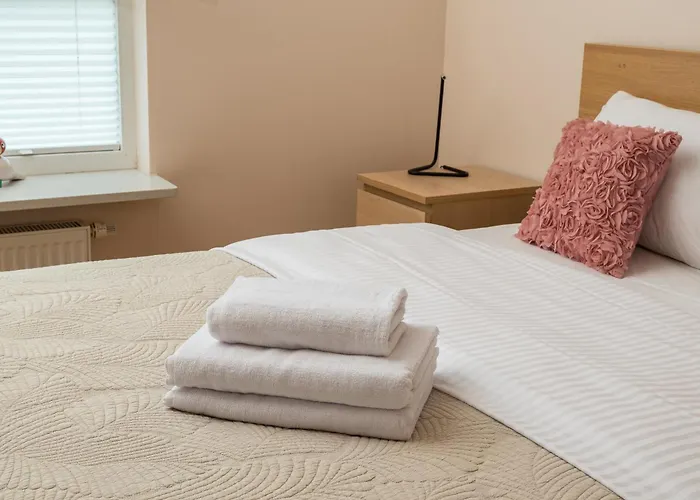 Apartment Jezioro Goclawskie Cosy By Bookinghost