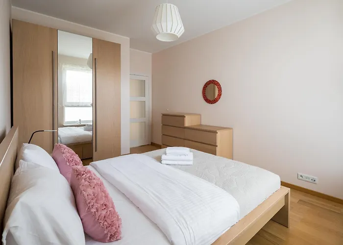 Apartment Jezioro Goclawskie Cosy By Bookinghost